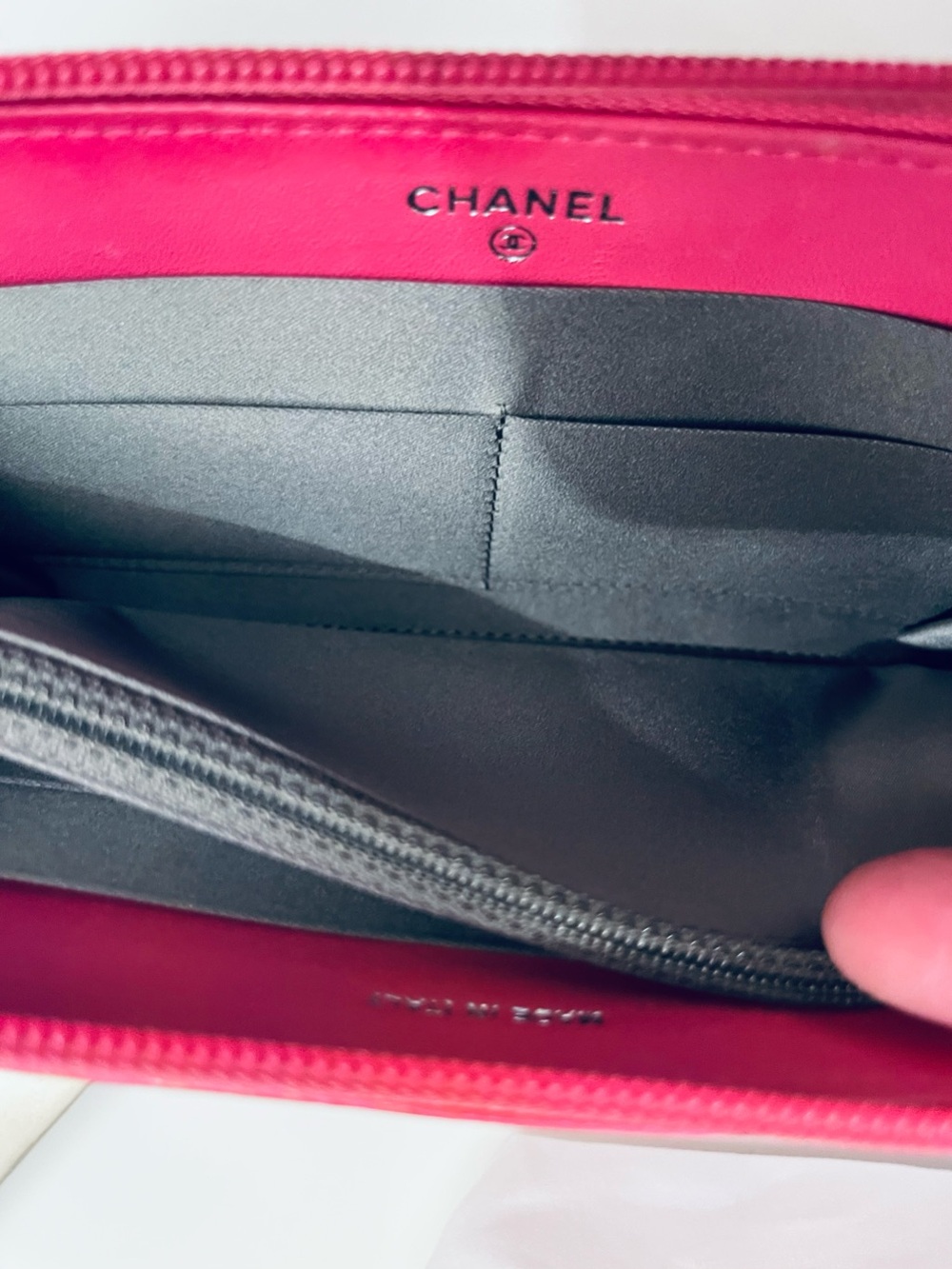 Stunning CHANEL pink precious wallet with dust bag & authenticity card 💕 - Picture 9 of 11